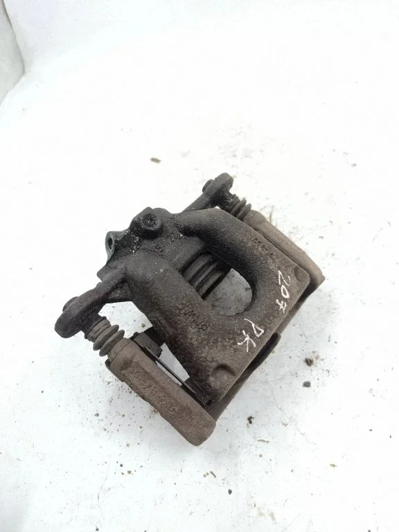 Front brake caliper – left
