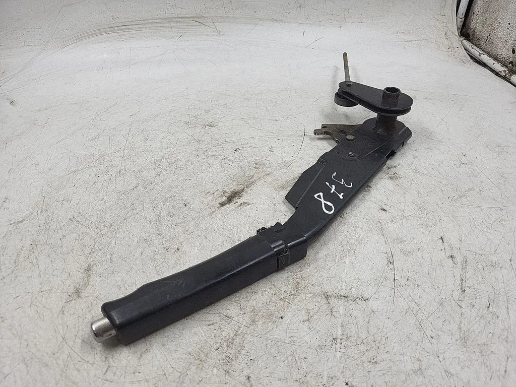 Handbrake/parking brake lever assembly