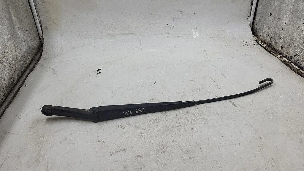 Front wiper blade arm – front left