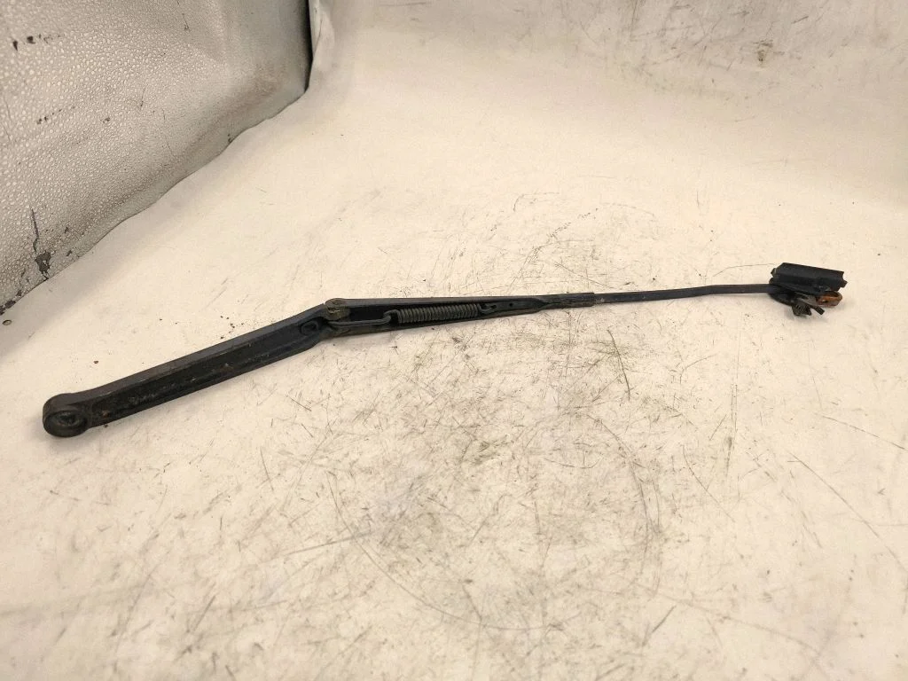 Front wiper blade arm 89813620