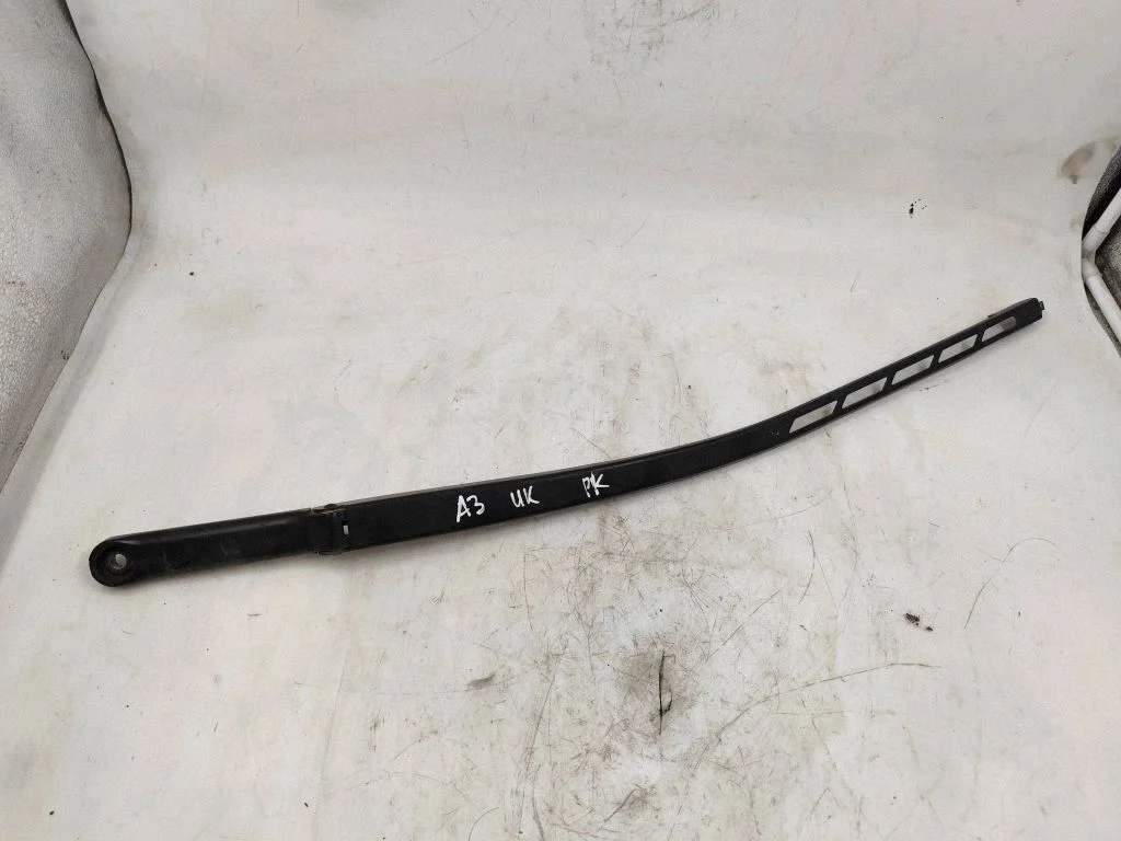 Front wiper blade arm 8P2955407a