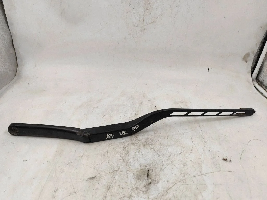 Front wiper blade arm 8P2955408A