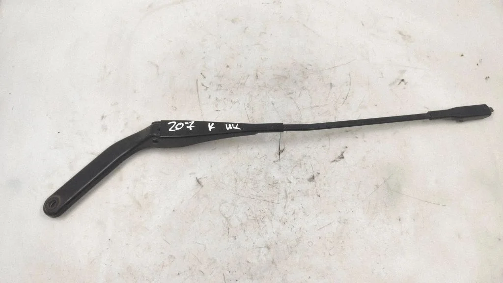 Front wiper blade arm 61617169973