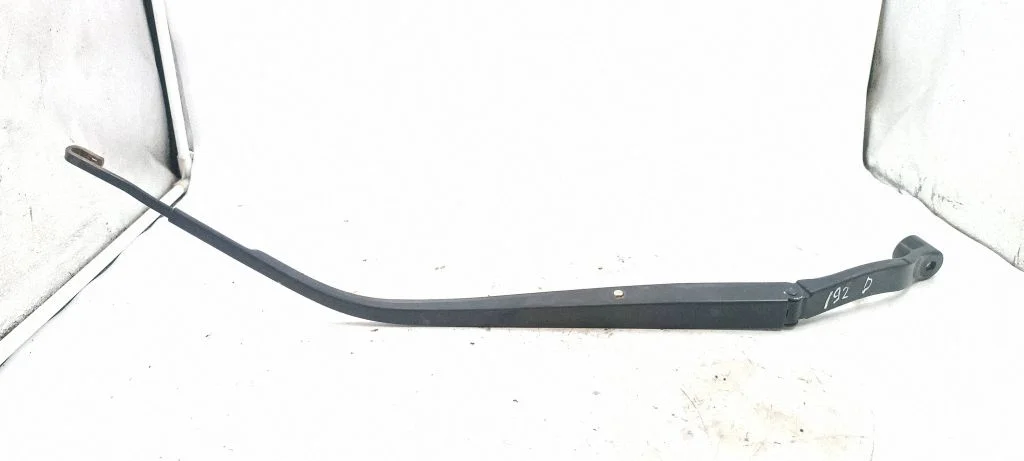 Front wiper blade arm 811564