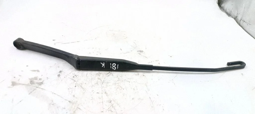 Front wiper blade arm 61618357209