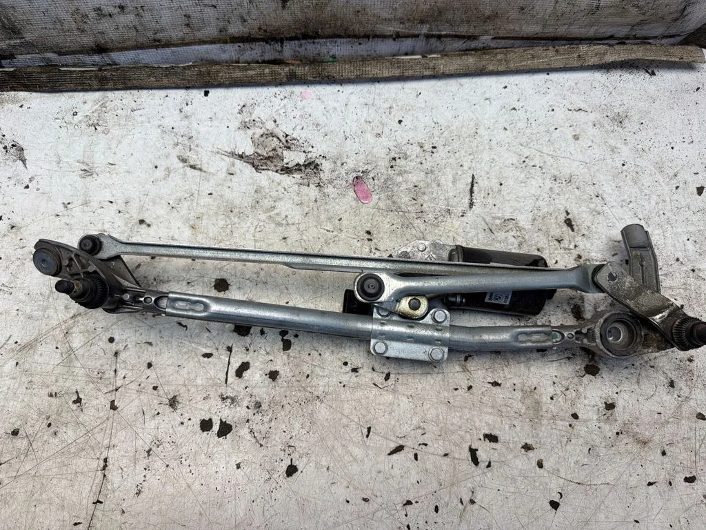 Front wiper linkage and motor 6978263