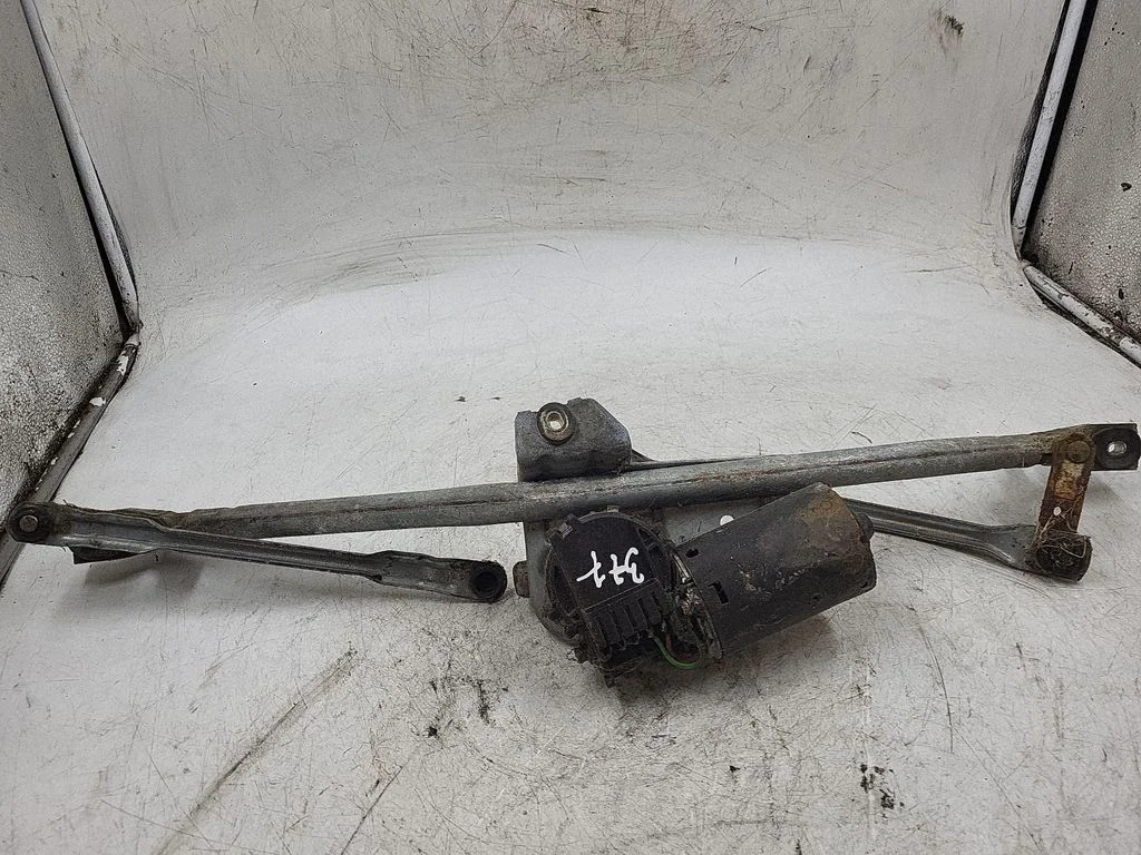 Front wiper linkage and motor