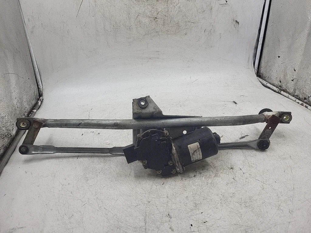 Front wiper linkage and motor 8D1955113C