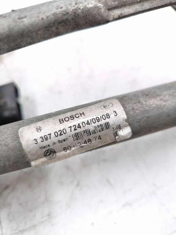 Front wiper linkage and motor 0390241915