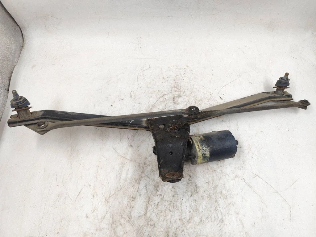 Front wiper linkage and motor 811955113L