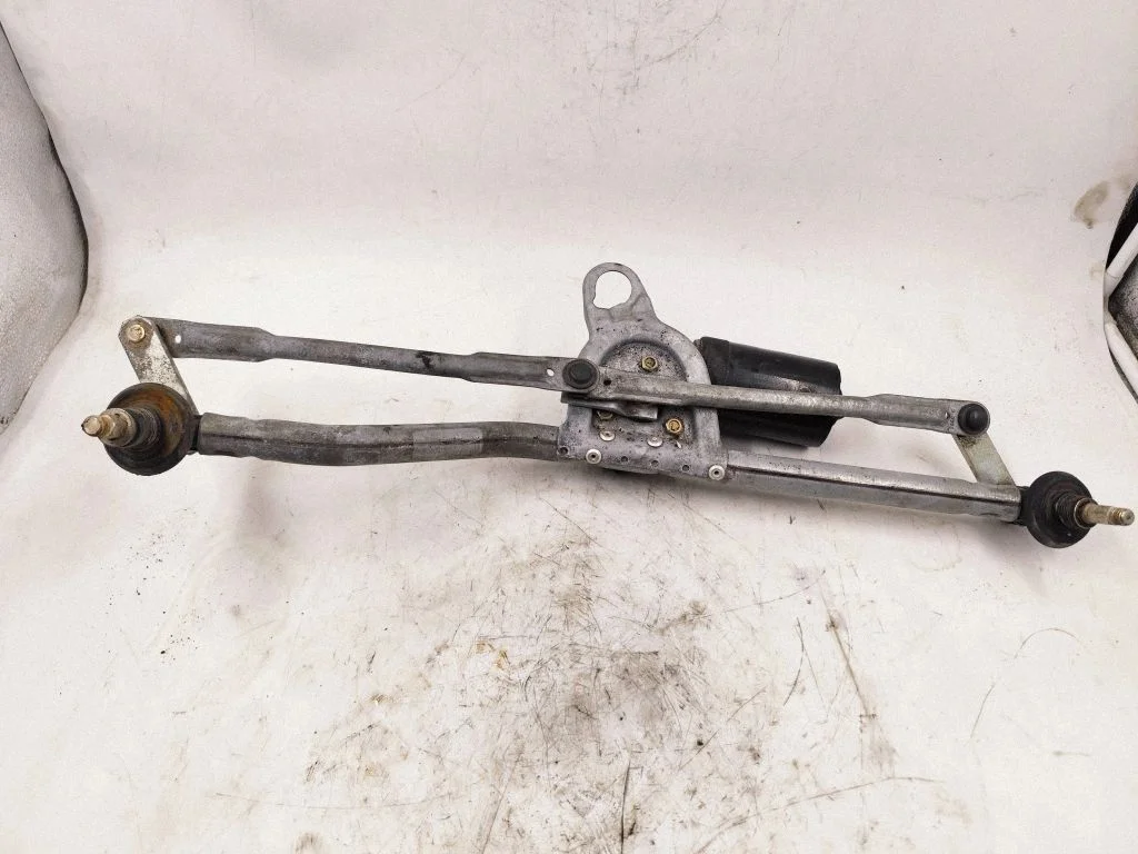 Front wiper linkage and motor – BMW 3 Series E46 (1998-2005)