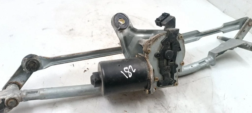 Front wiper linkage and motor 404775