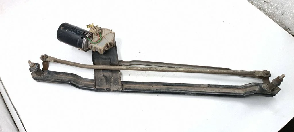 Front wiper linkage and motor 0330241105