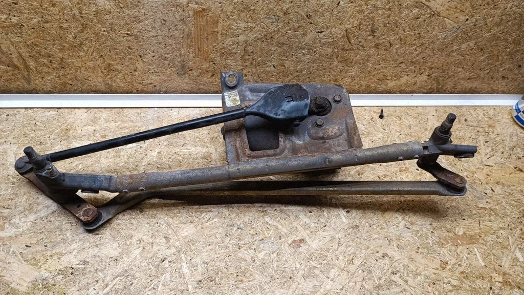 Front wiper linkage and motor 23001001