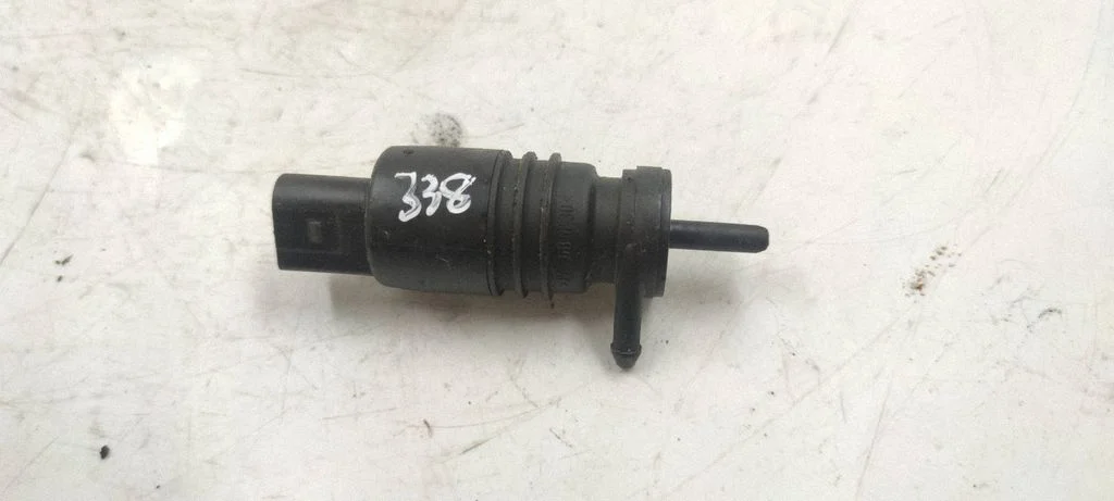 Windscreen/windshield washer pump – BMW 3 Series E46 (1998-2005)