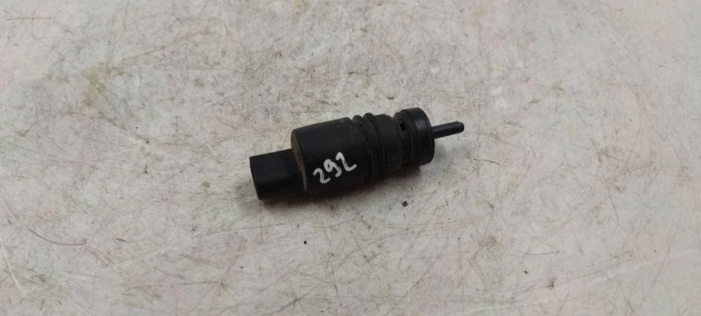 Windscreen/windshield washer pump