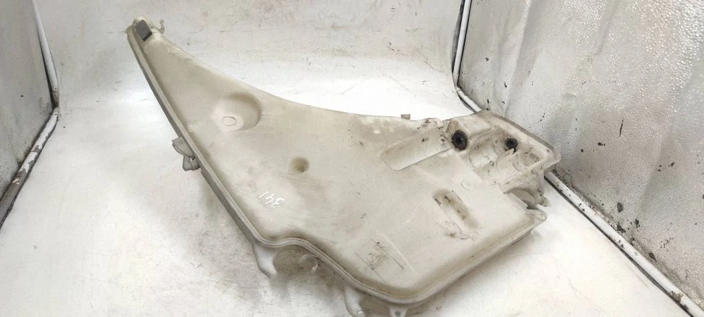 Windshield washer fluid reservoir/tank 7124231