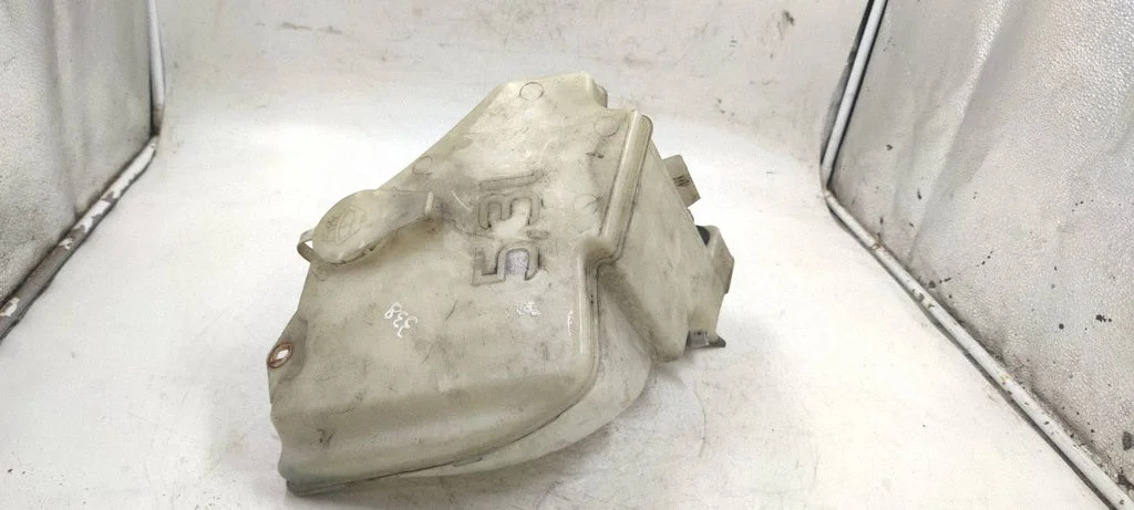 Windshield washer fluid reservoir/tank 61678362
