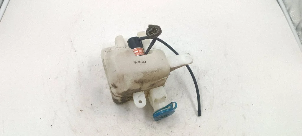 Windshield washer fluid reservoir/tank – rear