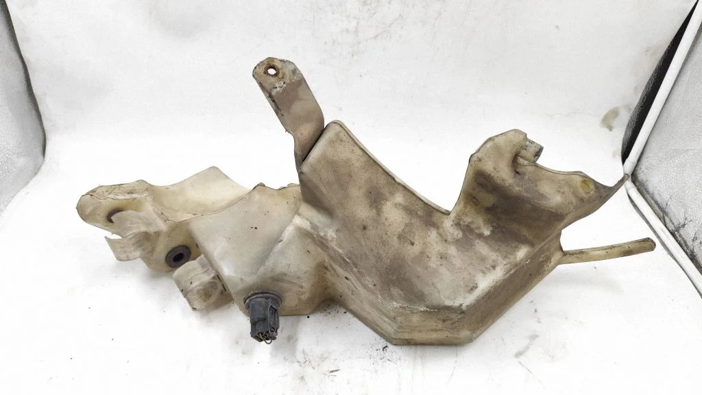 Zbiorniczek spryskiwacza 8E9955451S