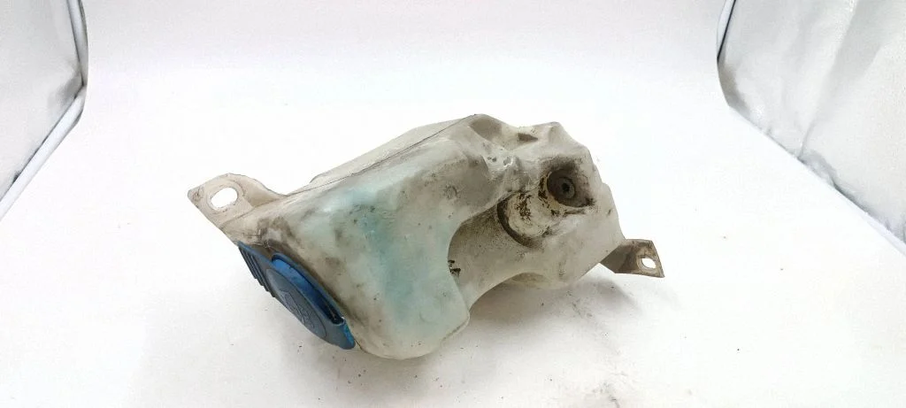 Windshield washer fluid reservoir/tank – Skoda Octavia Mk2 (1Z) (2004-2013)