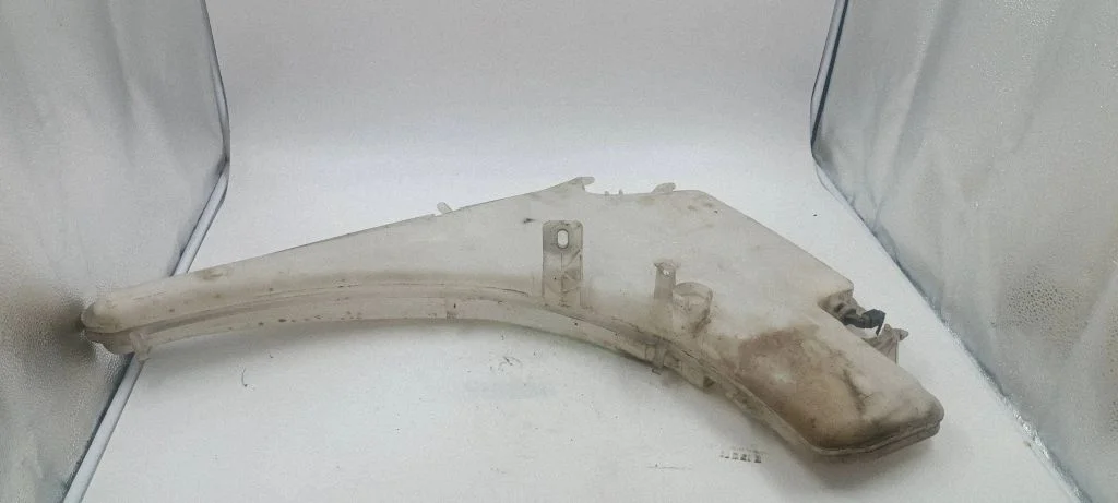 Windshield washer fluid reservoir/tank 61677068996