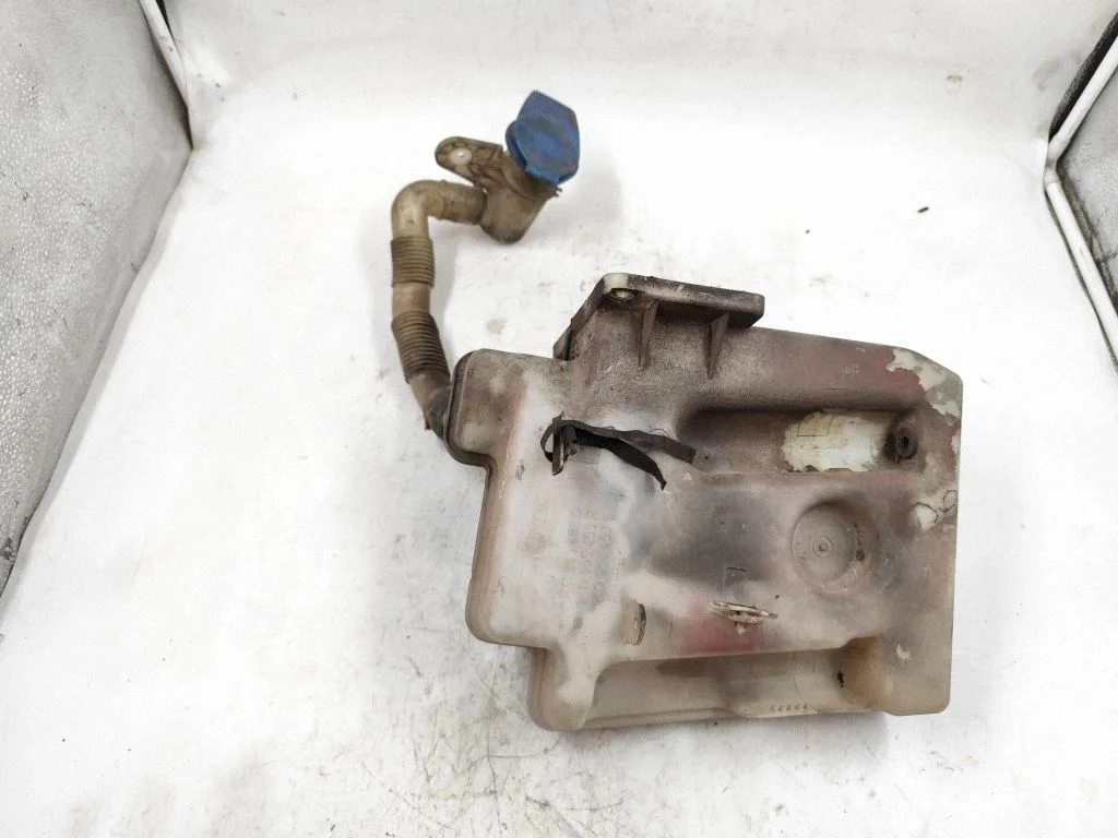 Windshield washer fluid reservoir/tank – Audi A3 S3 8P (2003-2012)