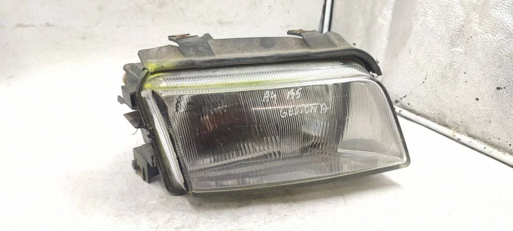 Headlight/headlamp – front right