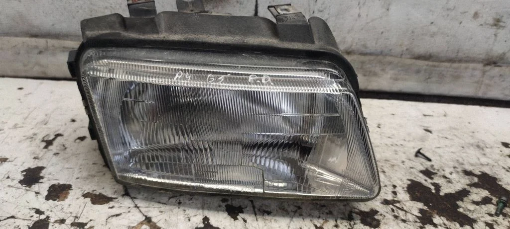 Headlight/headlamp – front right