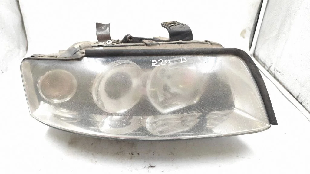 Reflektor 8E0941004S