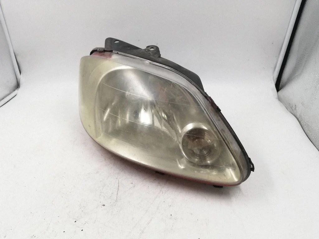 Headlight/headlamp – front right