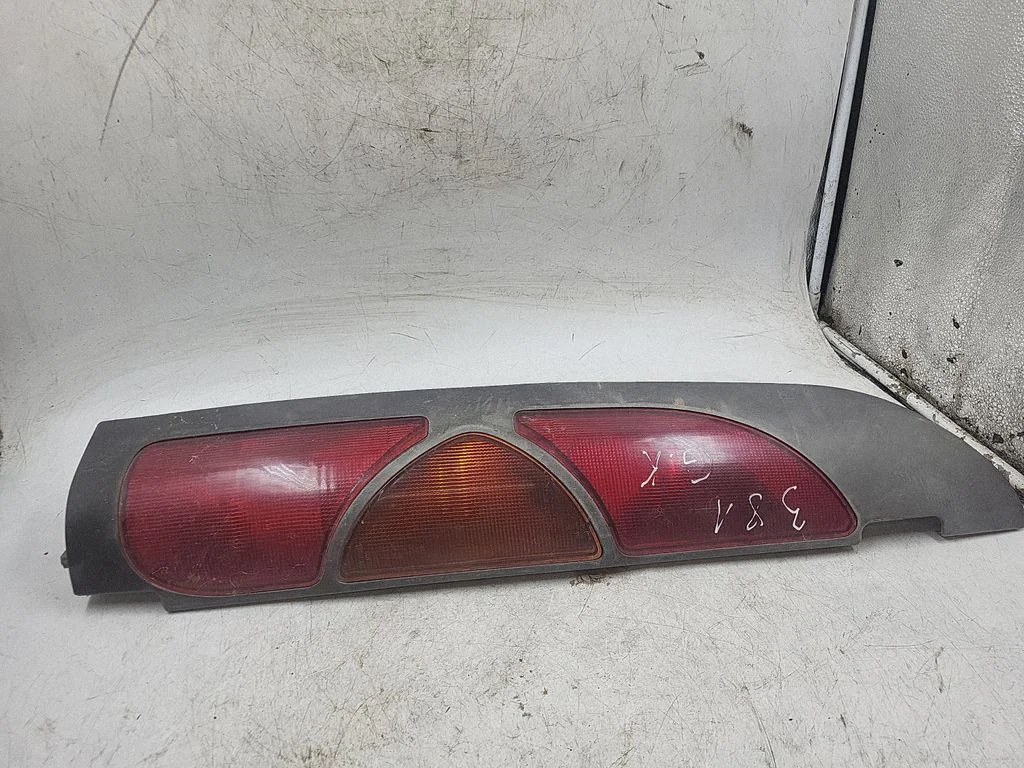 Rear/tail lights – rear left