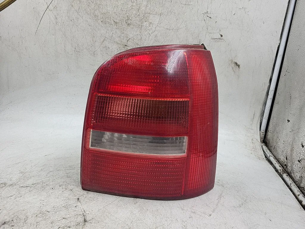 Rear/tail lights – rear right