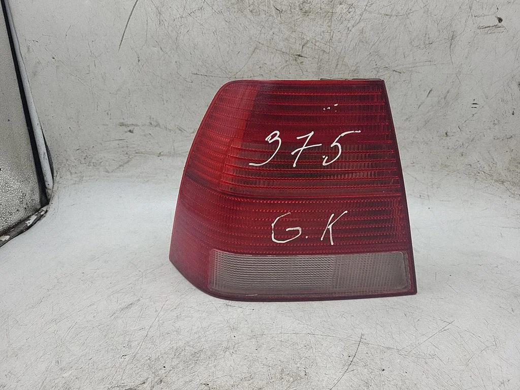 Rear/tail lights – rear left