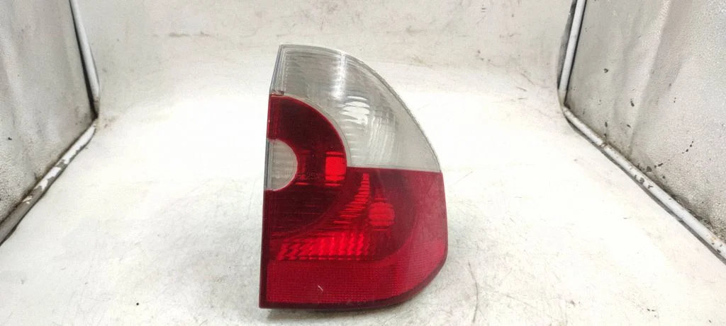 Rear/tail lights 6990170