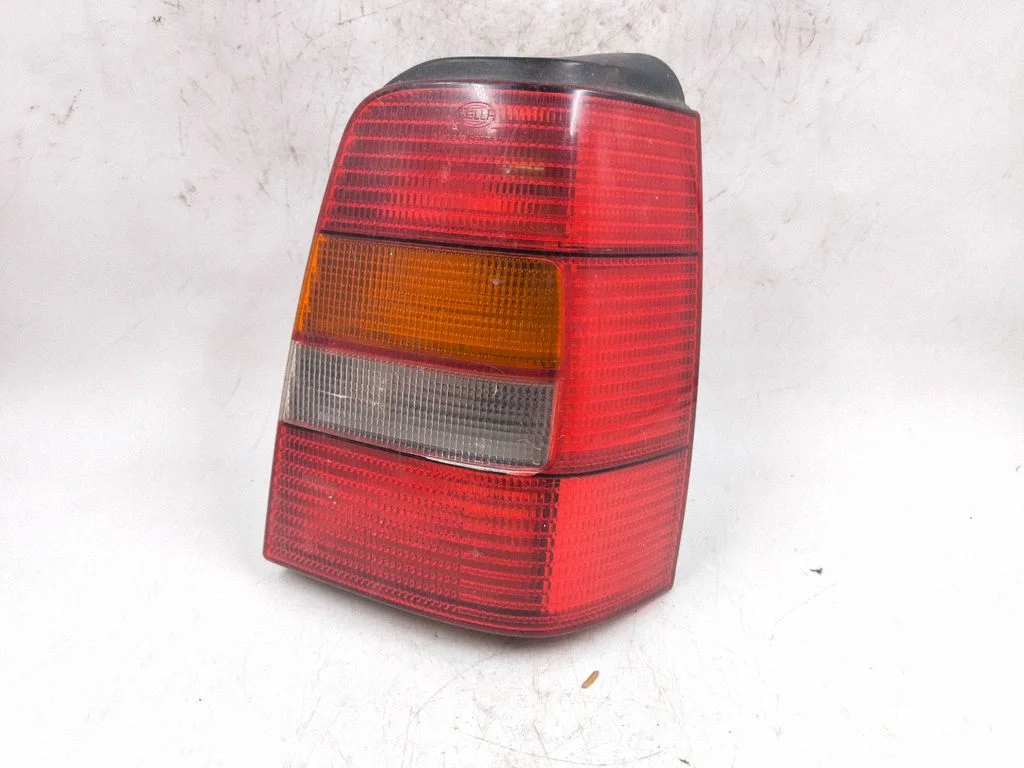Lampa tylna w błotniku – Volkswagen Golf III (1992-1997)