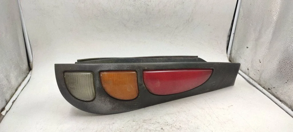 Rear/tail lights D37240748