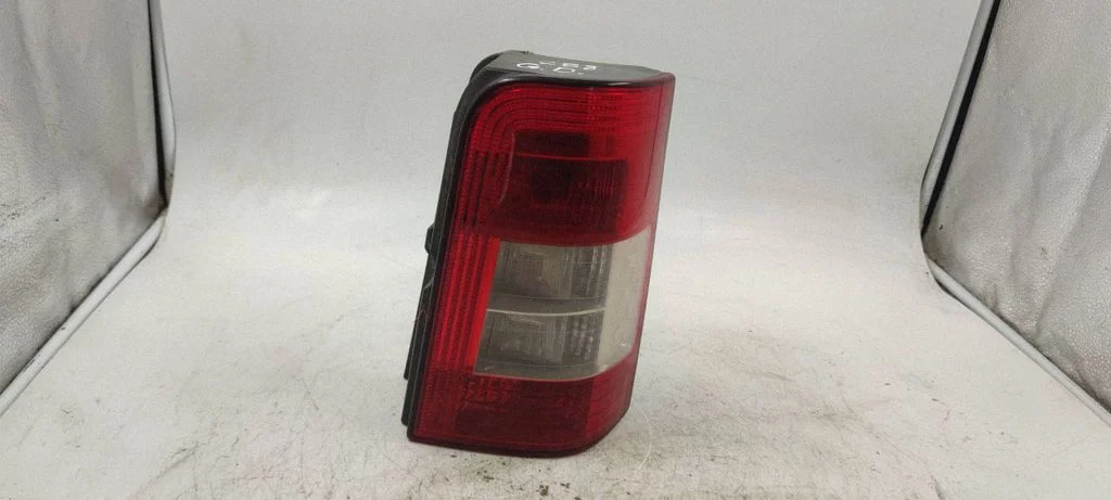 Rear/tail lights 9657976980