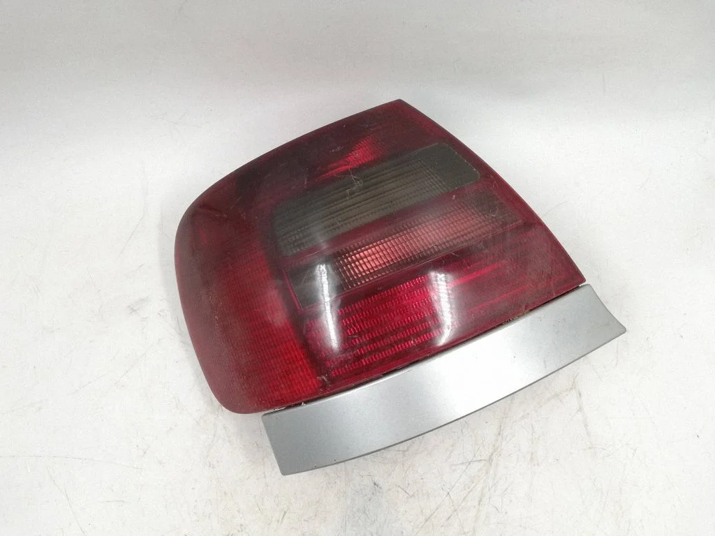 Rear/tail lights – rear left