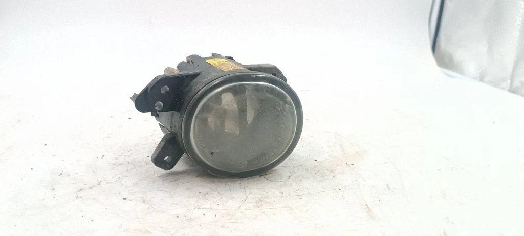 Priešrūkinis žibintas priekyje