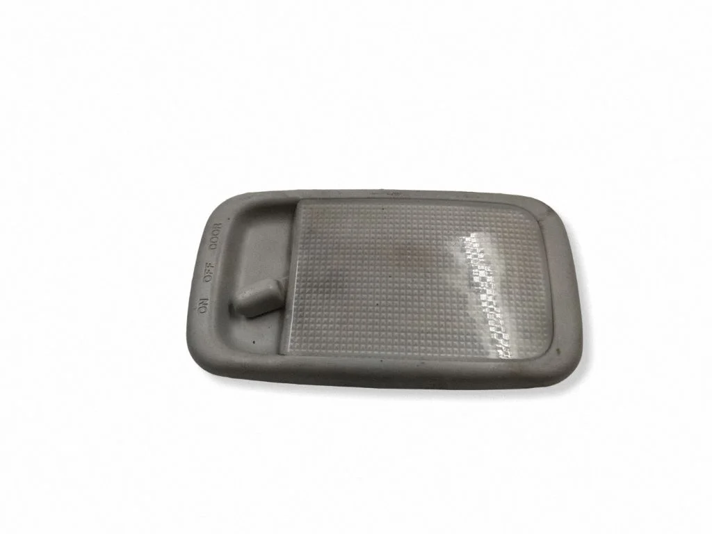 Tagaistmete valgustustuli – Toyota Yaris Verso (1999-2005)