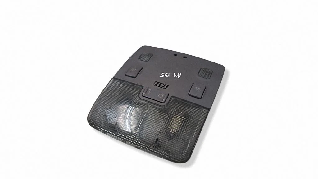 Lampka przednich siedzeń – Audi A4 S4 B5 8D (1999-2000)