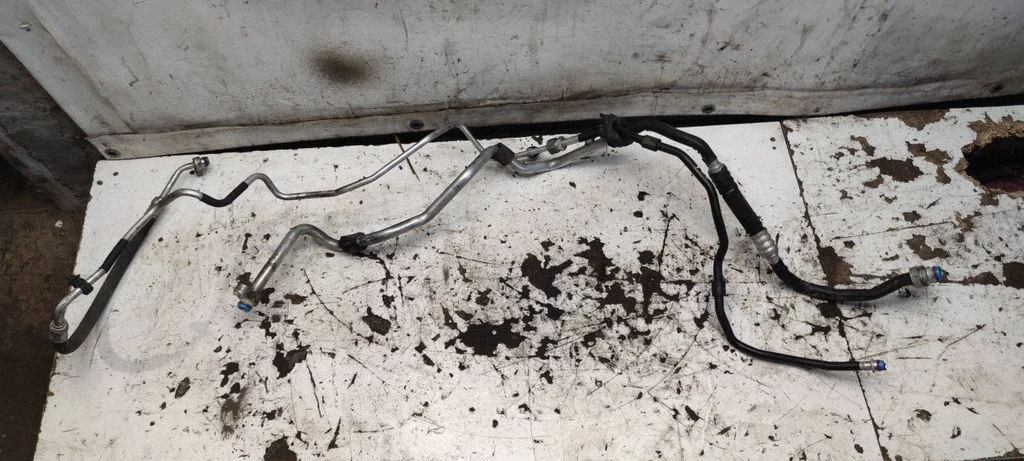 Air conditioning (A/C) pipe/hose