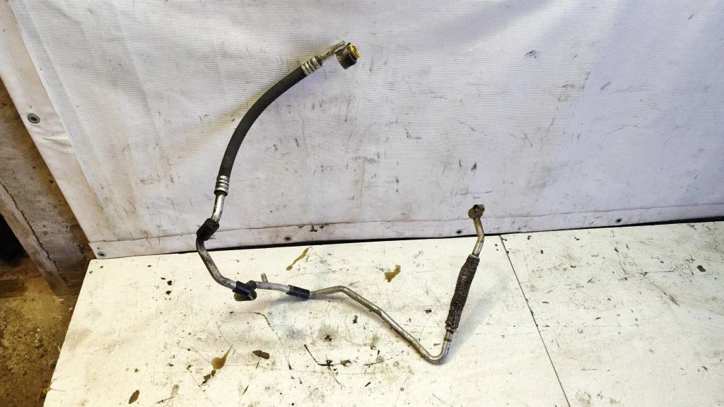 Air conditioning (A/C) pipe/hose