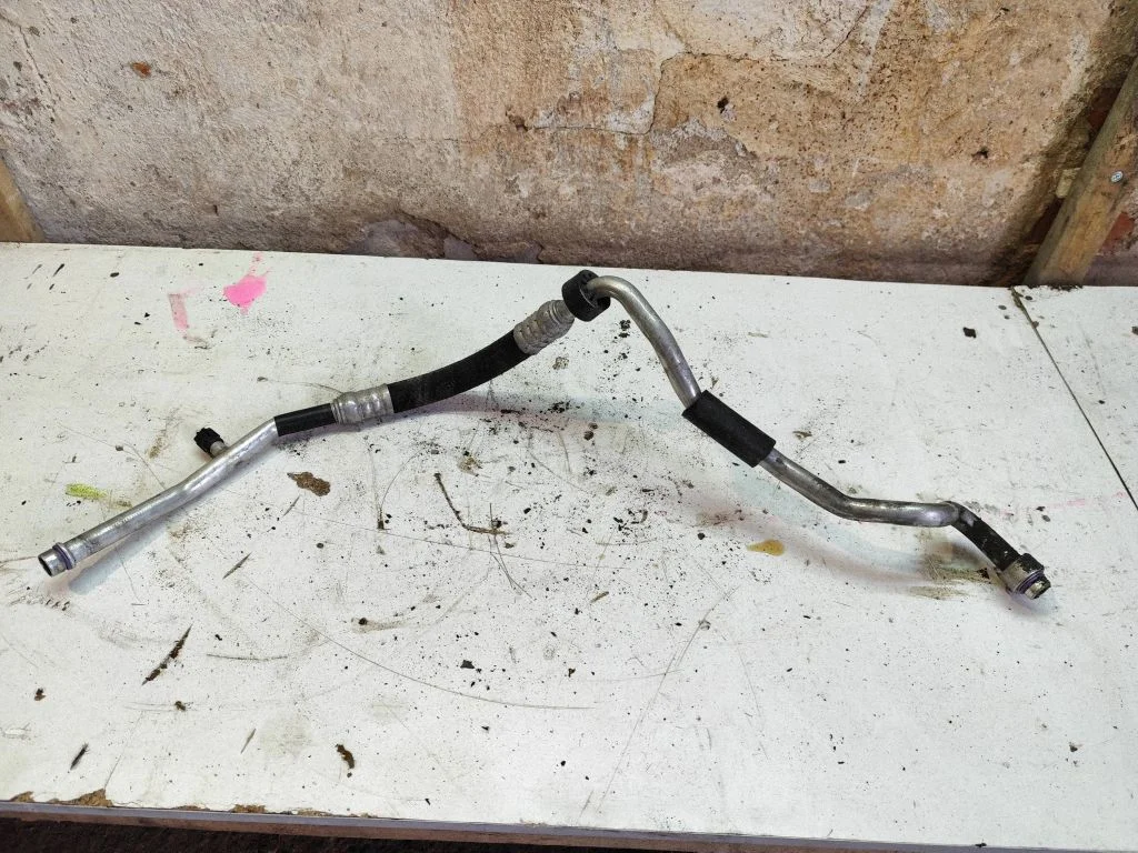 Air conditioning (A/C) pipe/hose 8E1210712