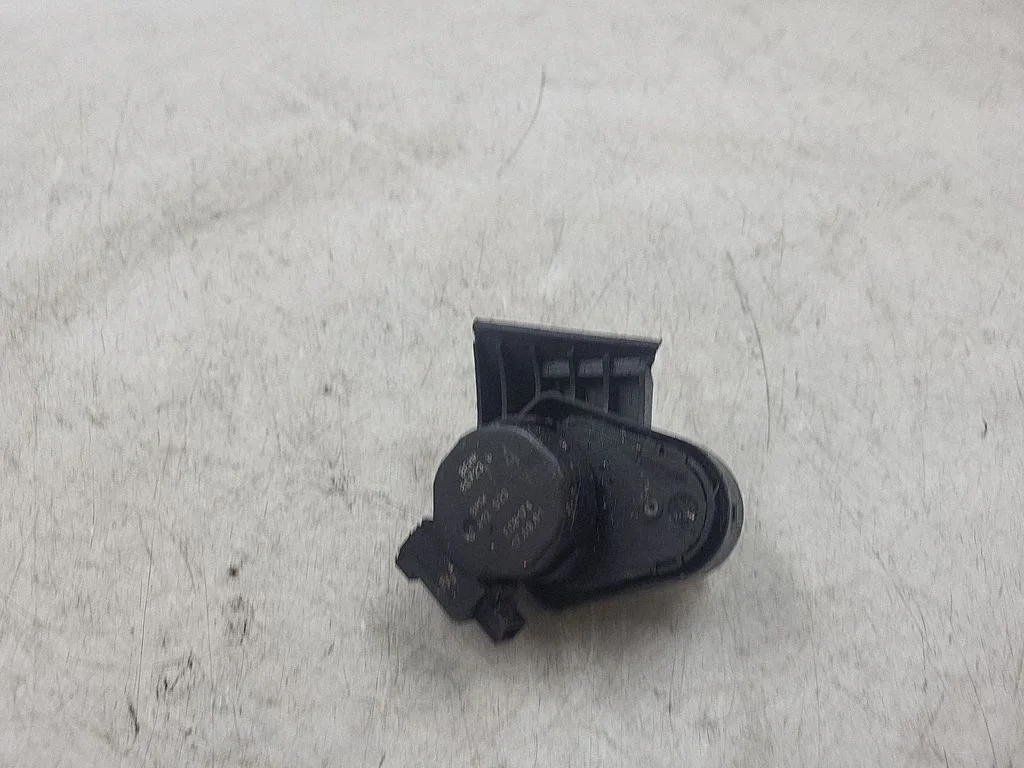 Gaisa aizvara motoriņš/aktuators 6912523