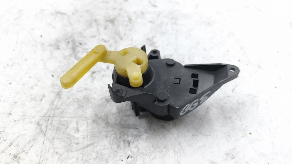 Air flap motor/actuator – BMW 5 Series E60 E61 (2004-2010)