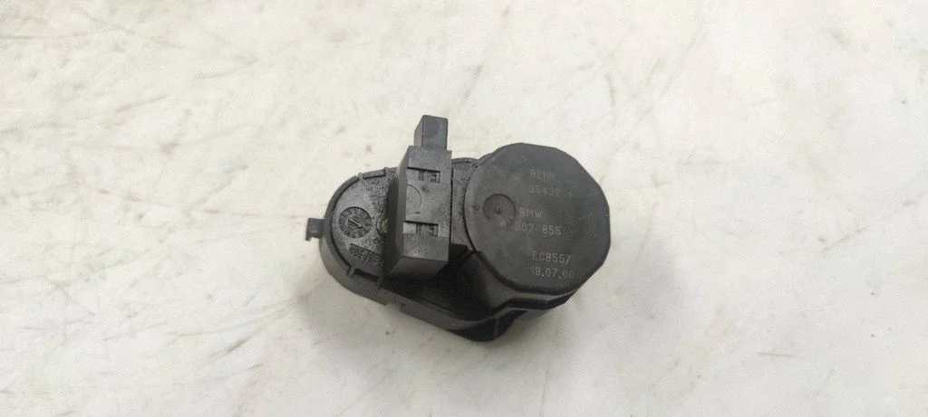 Air flap motor/actuator 6902855
