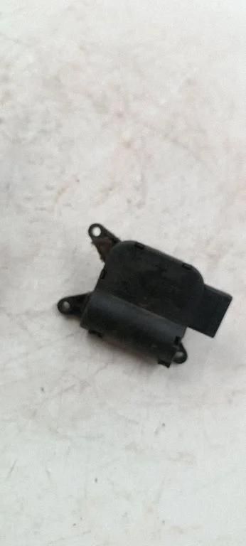 Air flap motor/actuator 8E1820511D