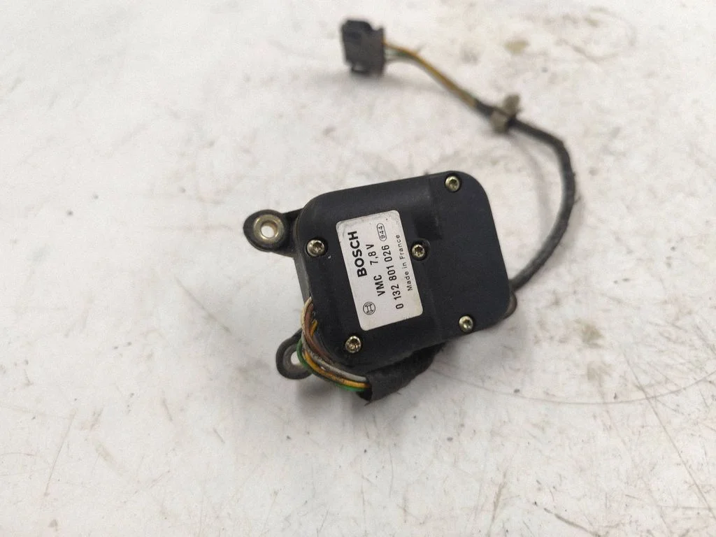 Air flap motor/actuator – Audi A4 S4 B5 8D (1994-1999)